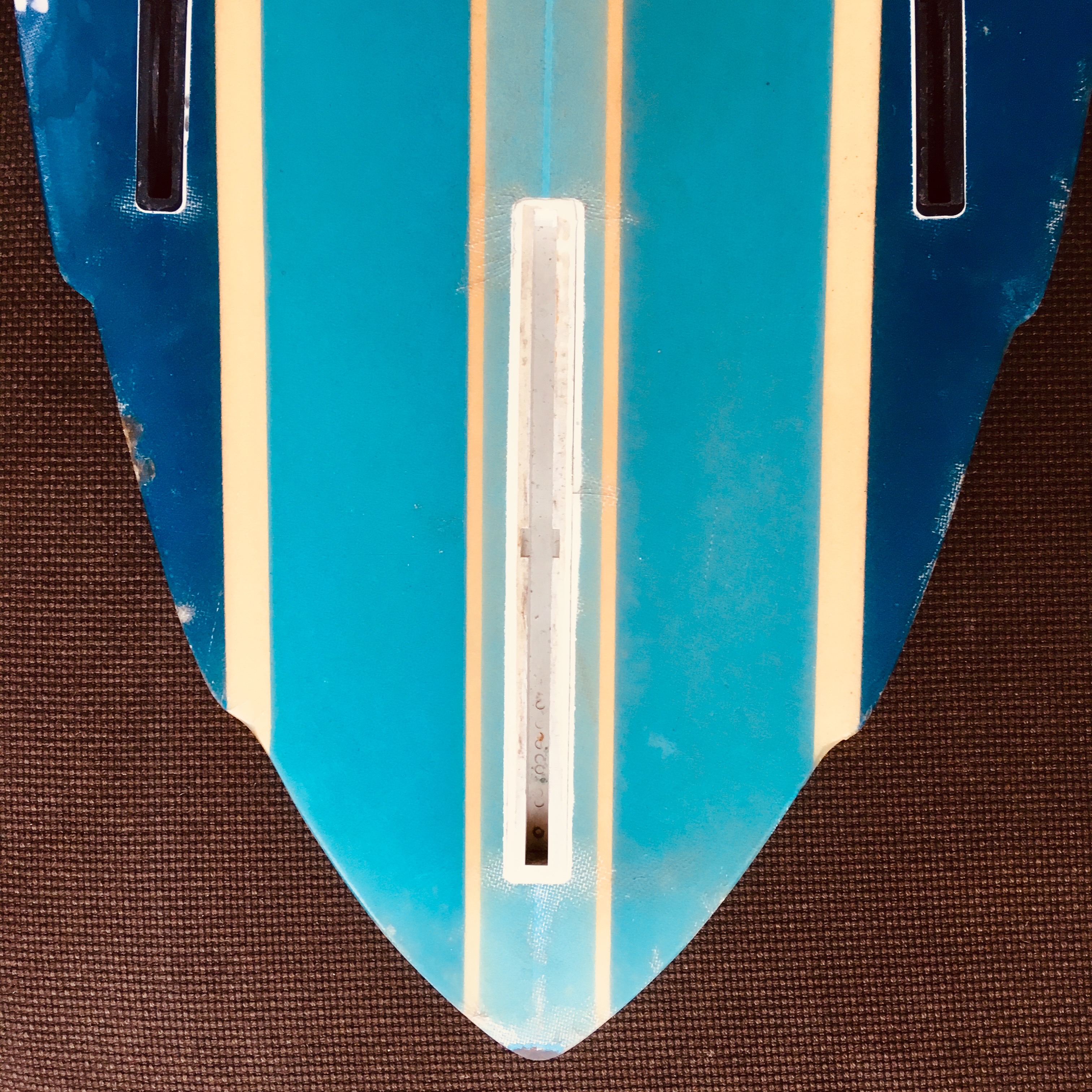 Vintage-Surfboard-Tail-IV