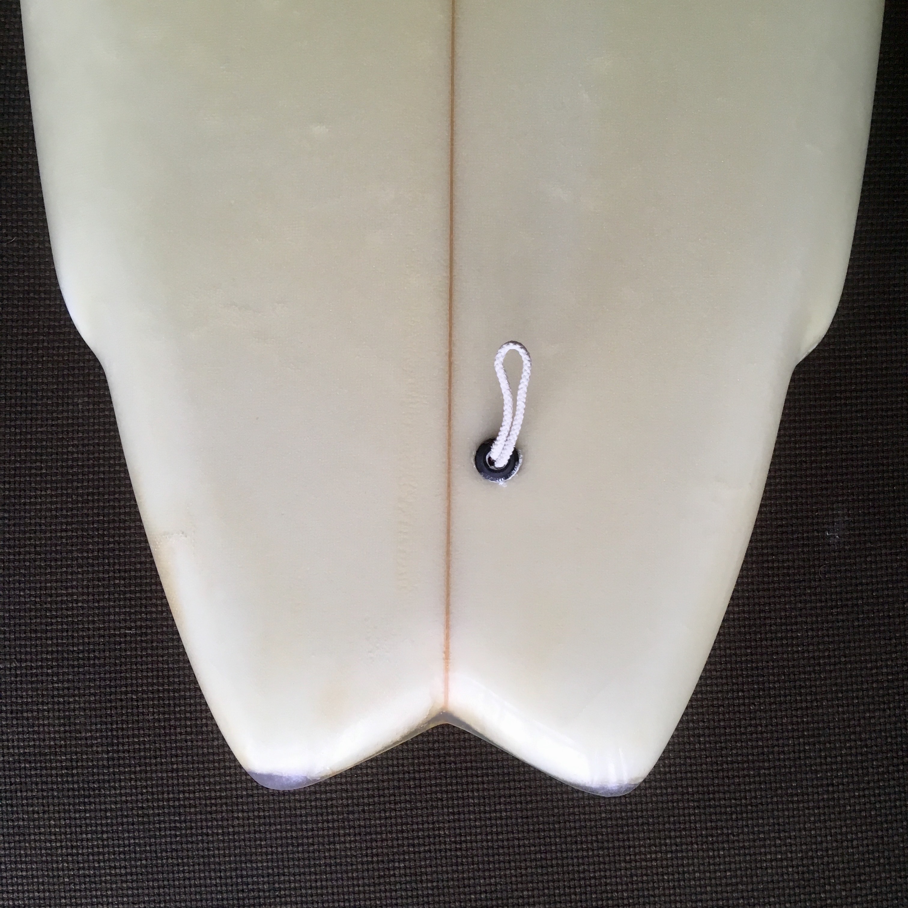 Vintage-Surfboard-Tail-X